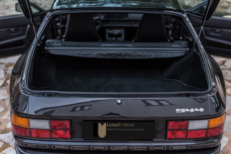 1988 Porsche 944 2.5 4700Kms!